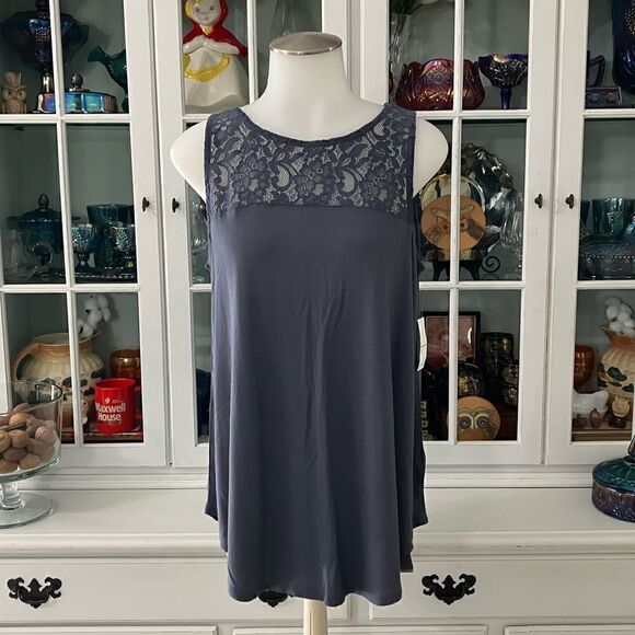 Old Navy Sleeveless Top w/ Lace Detail Sz Medium - Picture 1 of 10